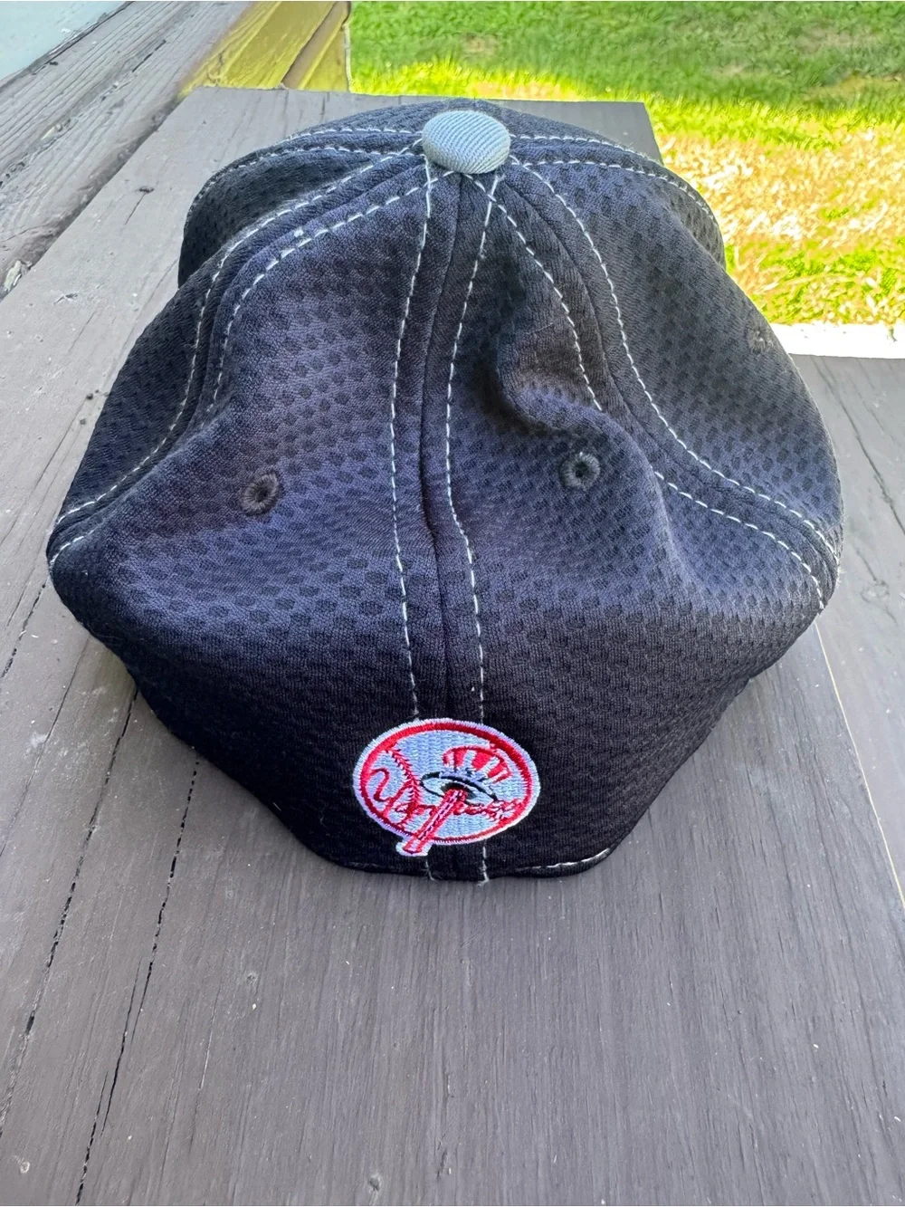 Youth fitted New York Yankees Navy Baseball Cap with Light Blue Logo
